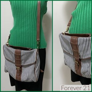 Forever21 crossbody purse in white striped pattern